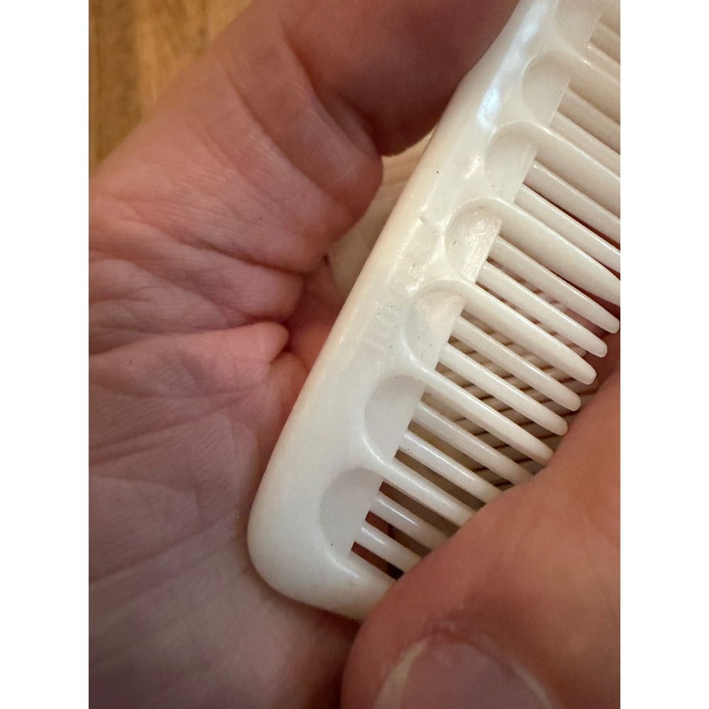Vintage Tupperware Hair Combs Set of 6 Yellow White Rat Tail Styling - Picture 9 of 9
